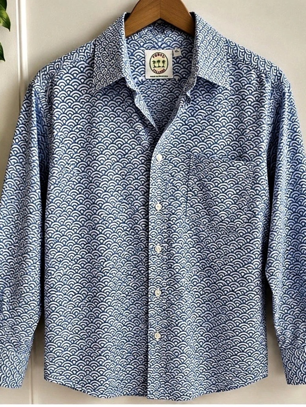 Three Islands Men’s XL Blue White Geometric Print Long Sleeve Shirt Resort
